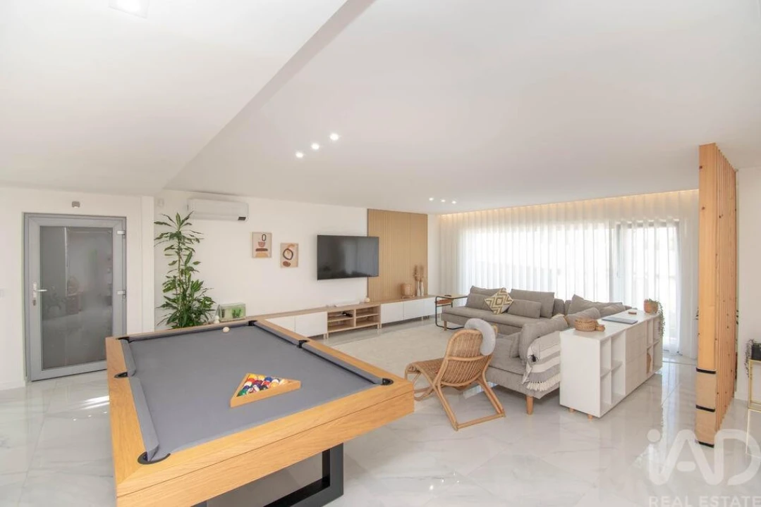 Moradia T4 para Venda em Leiria, Pousos, Barreira e Cortes Foto 4