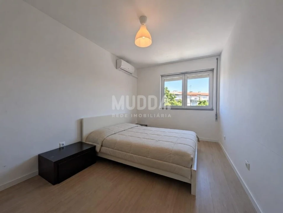Apartamento T3 para Venda em Sé, Santa Maria e Meixedo Foto 3