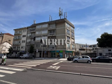 Apartamento T3 para Venda em Lordelo do Ouro e Massarelos