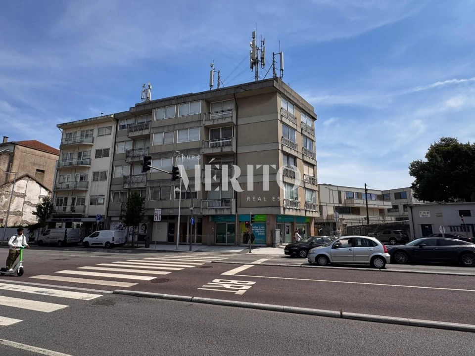 Apartamento T3 para Venda em Lordelo do Ouro e Massarelos Foto 12