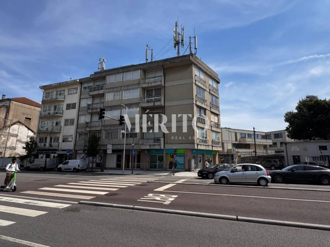 Apartamento T3 para Venda em Lordelo do Ouro e Massarelos Foto 12