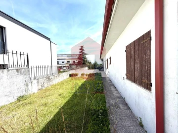 Moradia T3 para Venda em Cabanelas