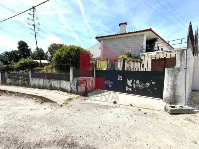 Moradia T3 para Venda em Cabanelas Foto 36