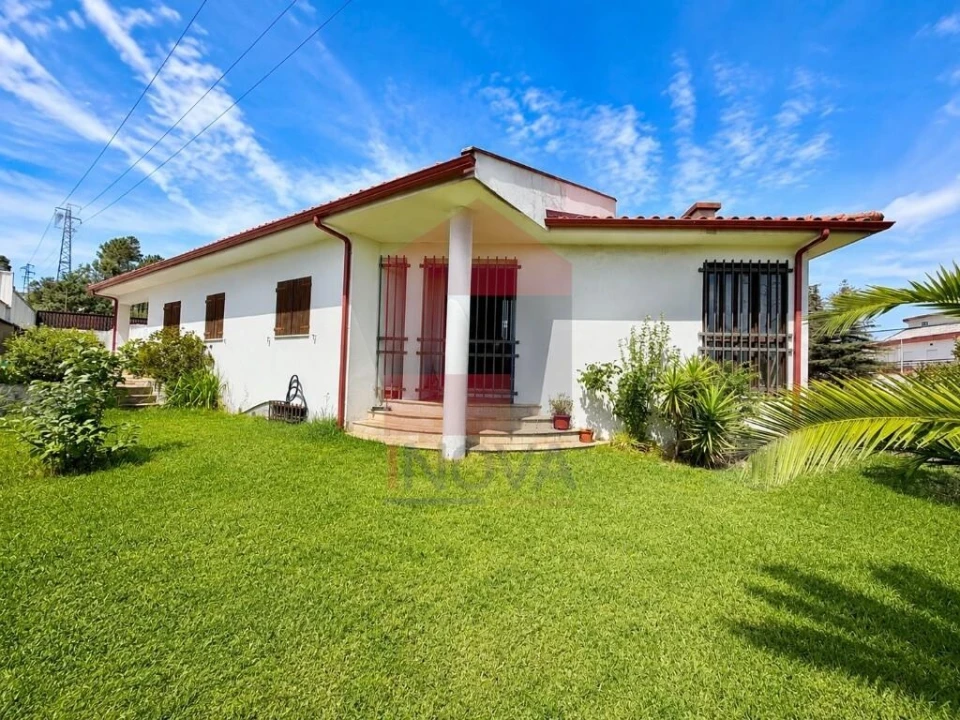 Moradia T3 para Venda em Cabanelas Foto 1