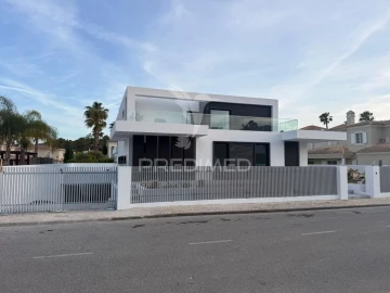 Moradia T5 para Venda em Almancil