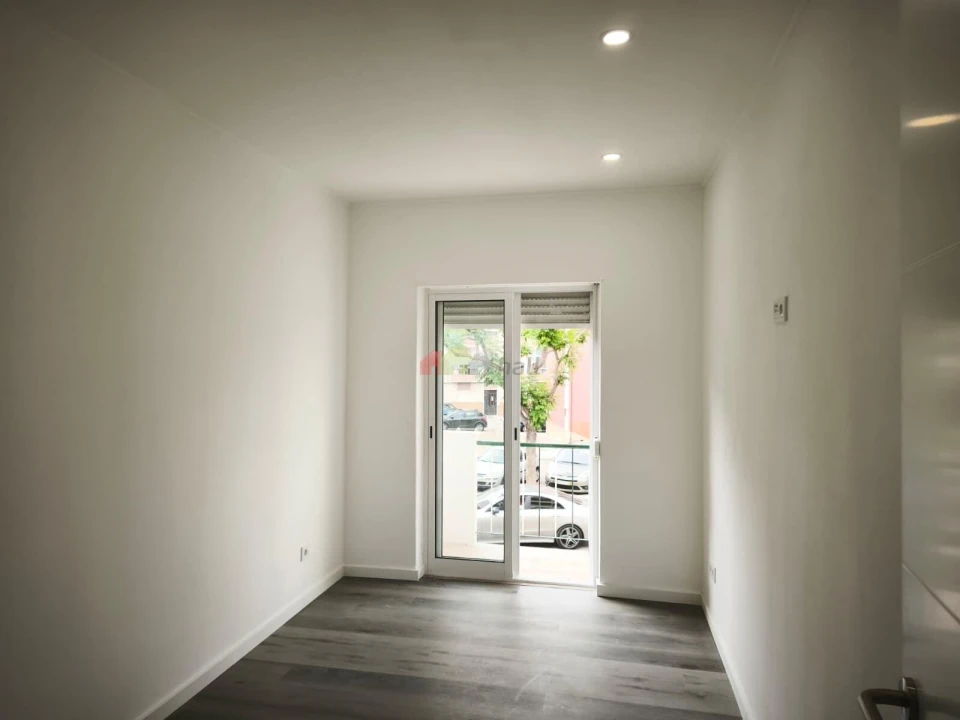 Apartamento T2 para Venda em Baixa da Banheira e Vale da Amoreira Foto 21