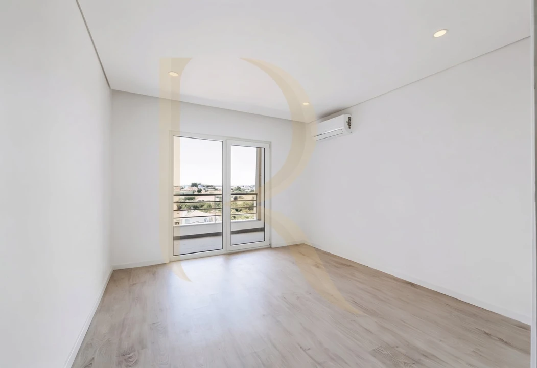Apartamento T3 para Venda em Seixal, Arrentela e Aldeia de Paio Pires Foto 19