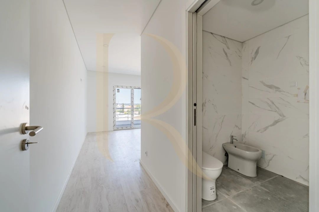 Apartamento T4 para Venda em Seixal, Arrentela e Aldeia de Paio Pires Foto 17