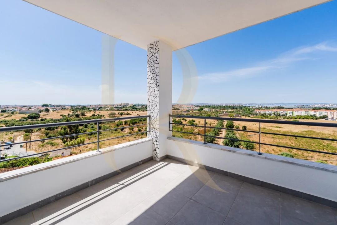 Apartamento T4 para Venda em Seixal, Arrentela e Aldeia de Paio Pires Foto 2