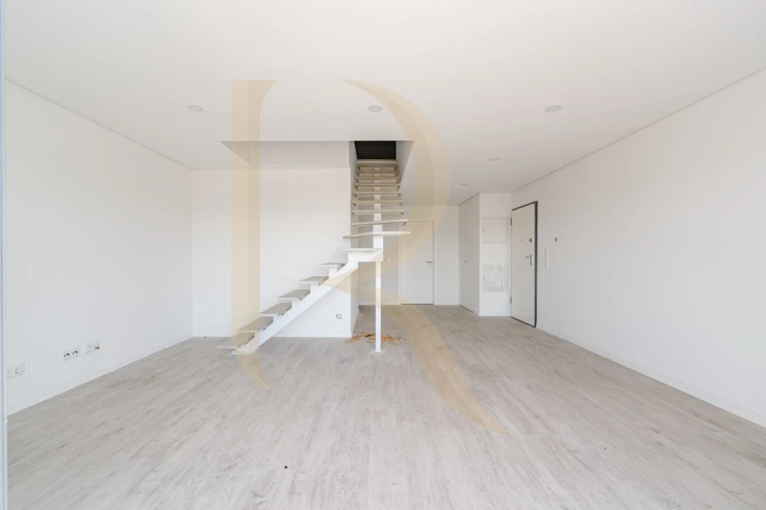 Apartamento T4 para Venda em Seixal, Arrentela e Aldeia de Paio Pires Foto 6