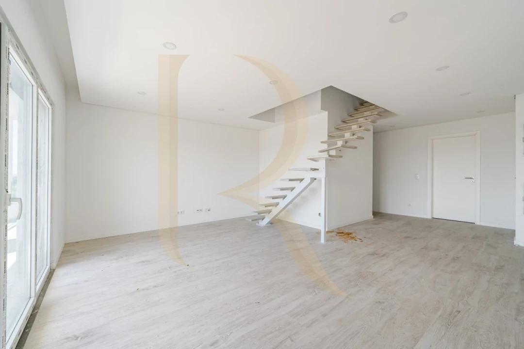 Apartamento T4 para Venda em Seixal, Arrentela e Aldeia de Paio Pires Foto 7