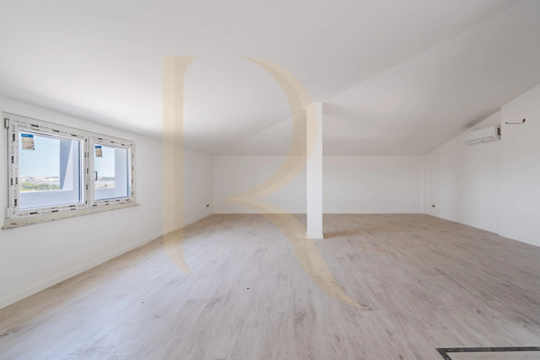 Apartamento T4 para Venda em Seixal, Arrentela e Aldeia de Paio Pires Foto 9