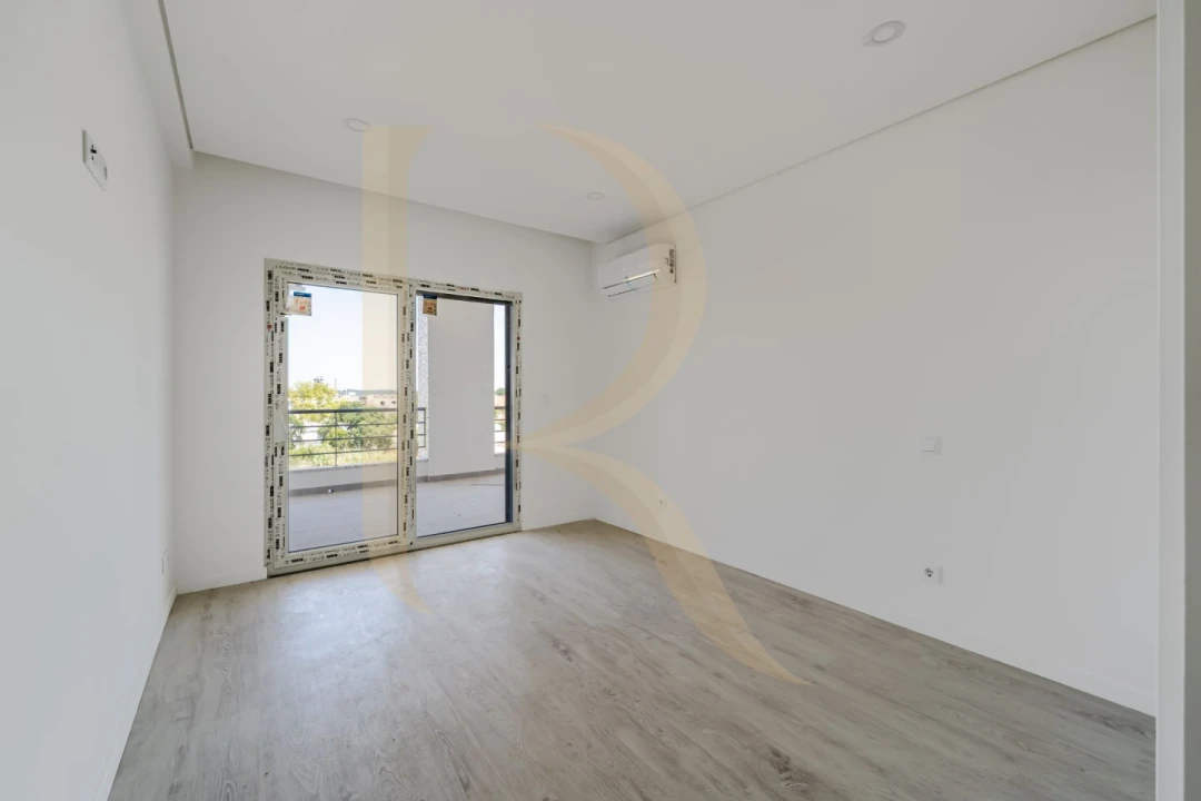 Apartamento T4 para Venda em Seixal, Arrentela e Aldeia de Paio Pires Foto 18