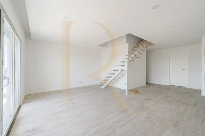 Apartamento T4 para Venda em Seixal, Arrentela e Aldeia de Paio Pires