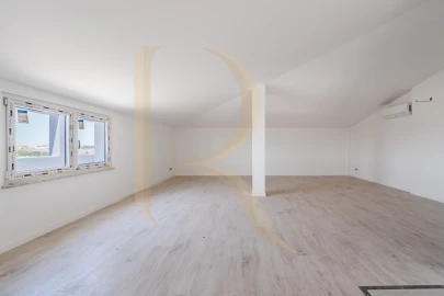 Apartamento T4 para Venda em Seixal, Arrentela e Aldeia de Paio Pires
