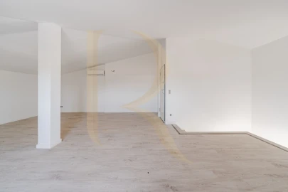 Apartamento T4 para Venda em Seixal, Arrentela e Aldeia de Paio Pires