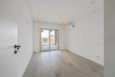 Apartamento T4 para Venda em Seixal, Arrentela e Aldeia de Paio Pires