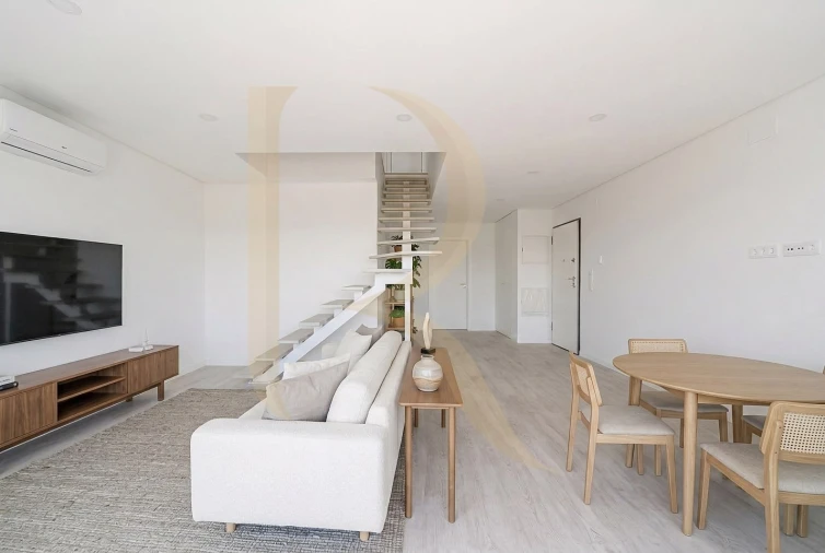 Apartamento T4 para Venda em Seixal, Arrentela e Aldeia de Paio Pires Foto 2