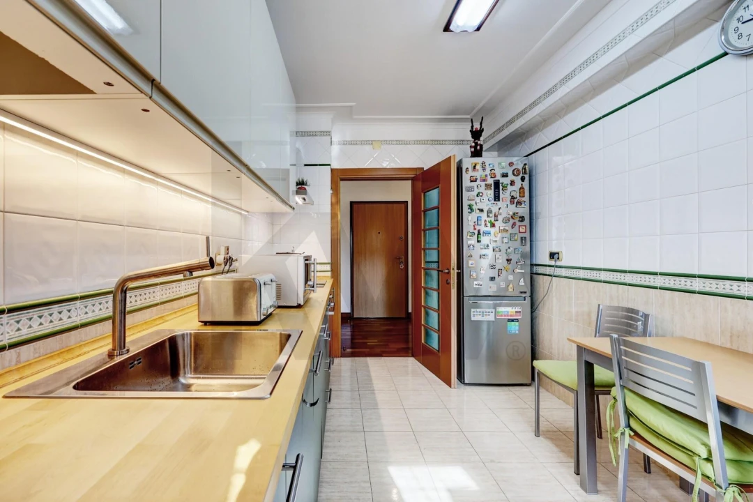Apartamento T2 para Venda em Santo António dos Cavaleiros e Frielas Foto 7