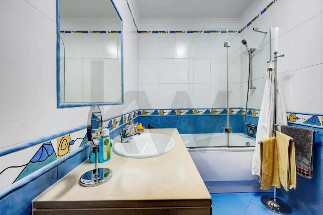 Apartamento T2 para Venda em Santo António dos Cavaleiros e Frielas Foto 24