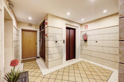 Apartamento T2 para Venda em Santo António dos Cavaleiros e Frielas