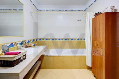 Apartamento T2 para Venda em Santo António dos Cavaleiros e Frielas