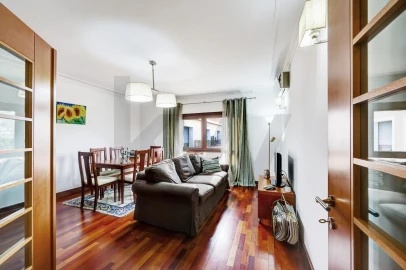 Apartamento T2 para Venda em Santo António dos Cavaleiros e Frielas