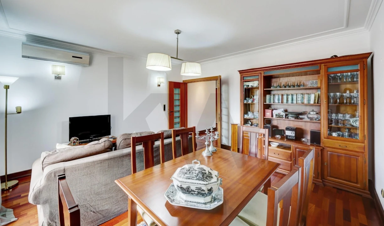 Apartamento T2 para Venda em Santo António dos Cavaleiros e Frielas Foto 11
