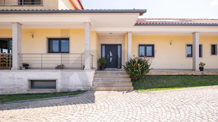 Moradia T3 para Venda em Tourais e Lajes