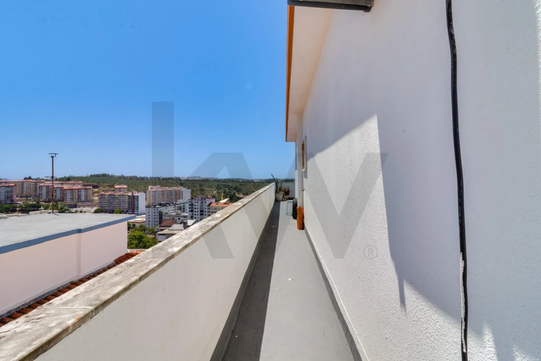 Apartamento T3 para Venda em Rio de Mouro Foto 20