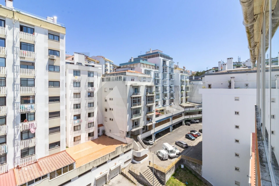 Apartamento T3 para Venda em Rio de Mouro Foto 16