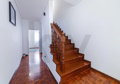 Moradia T5 para Venda em Requeixo, Nossa Senhora de Fátima e Nariz