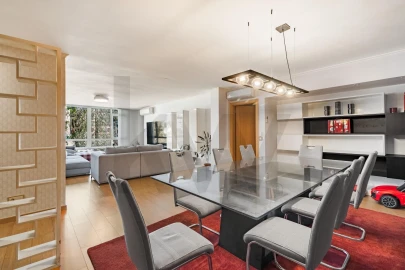 Apartamento T2 para Venda em Massamá e Monte Abraão