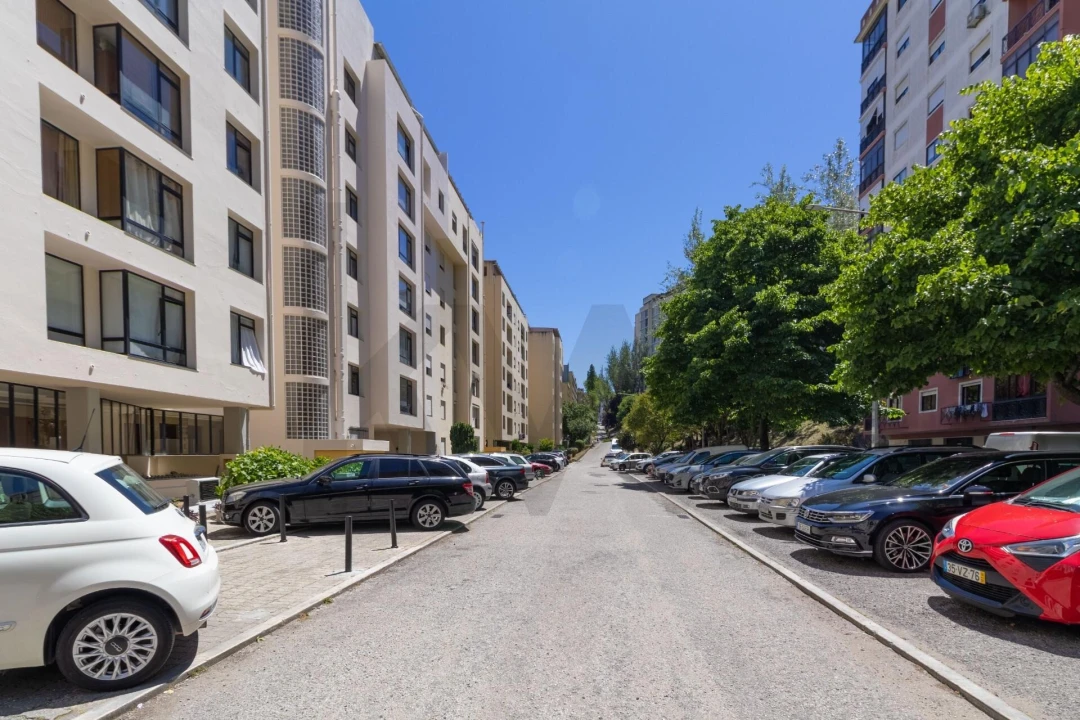 Apartamento T2 para Venda em Massamá e Monte Abraão Foto 18