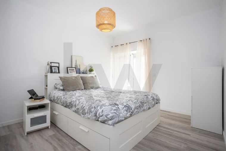 Apartamento T2 para Venda em Amora Foto 11