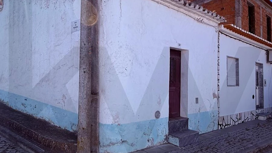 Moradia T2 para Venda em Campo e Campinho