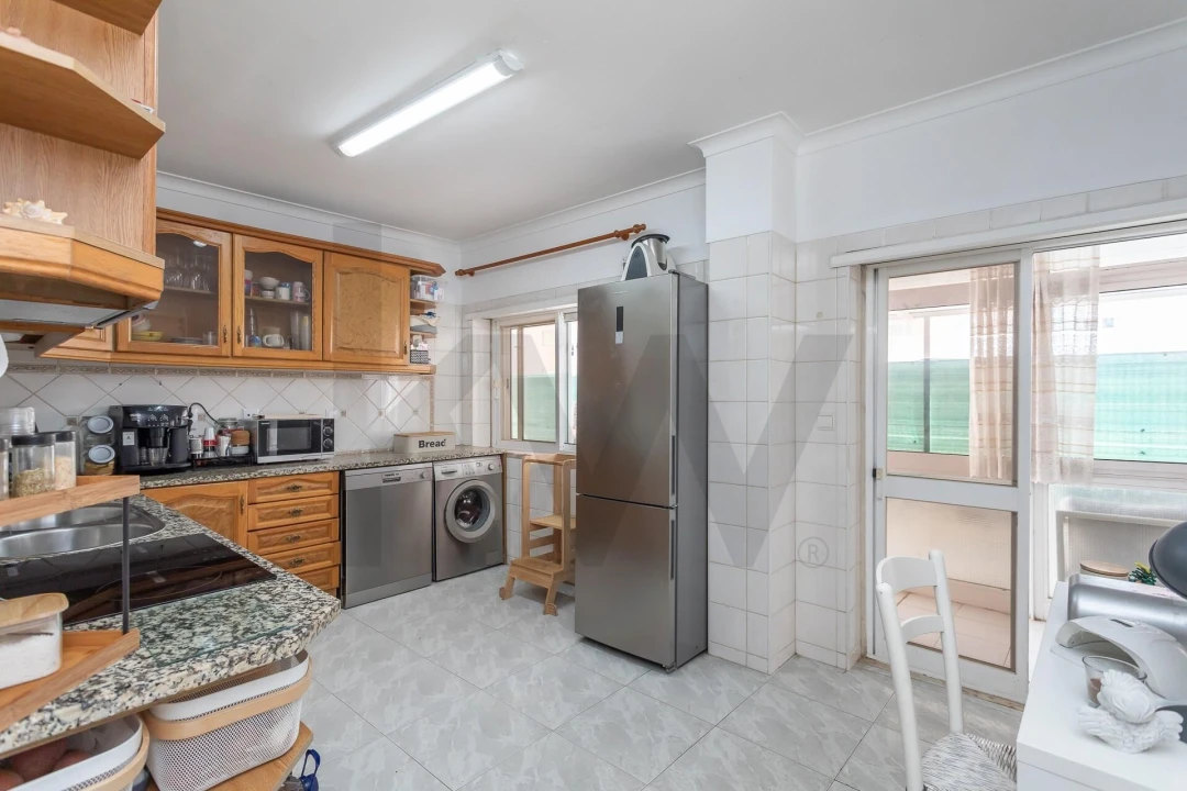 Apartamento T2 para Venda em Corroios Foto 13