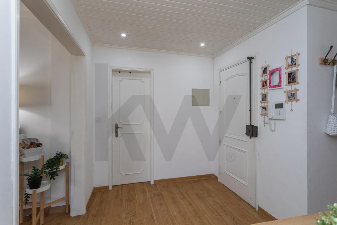 Apartamento T2 para Venda em Corroios Foto 8