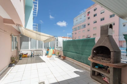 Apartamento T2 para Venda em Corroios