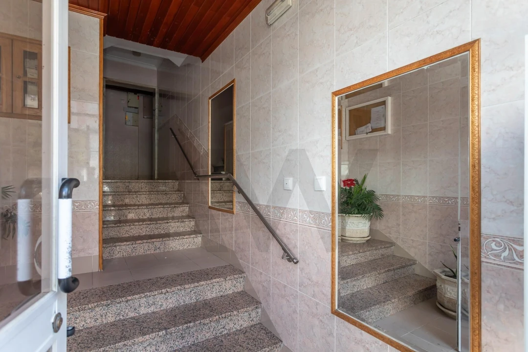 Apartamento T2 para Venda em Corroios Foto 31