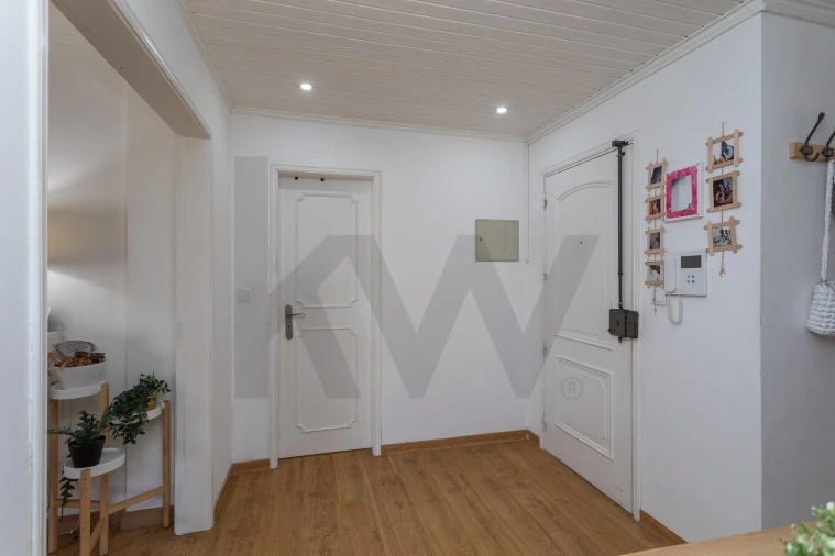 Apartamento T2 para Venda em Corroios Foto 8