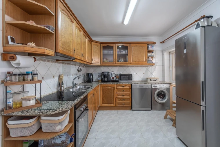 Apartamento T2 para Venda em Corroios Foto 9
