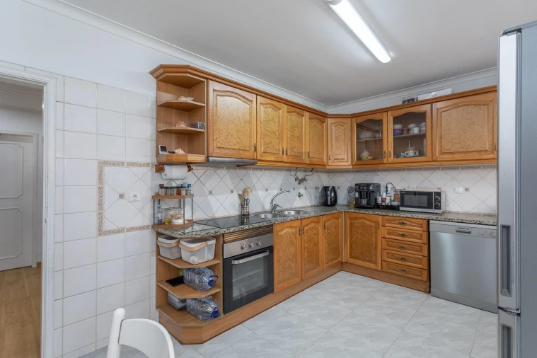 Apartamento T2 para Venda em Corroios Foto 11