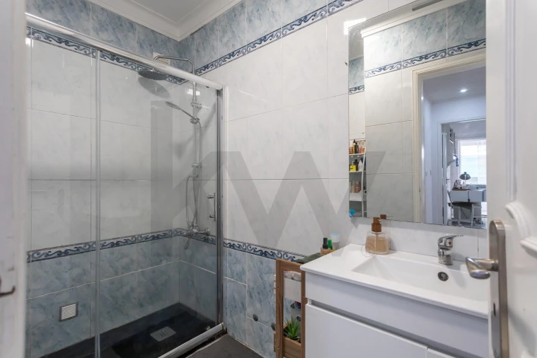 Apartamento T2 para Venda em Corroios Foto 15