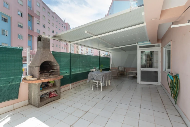 Apartamento T2 para Venda em Corroios Foto 25
