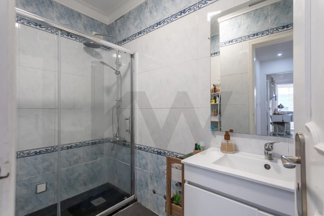 Apartamento T2 para Venda em Corroios Foto 15