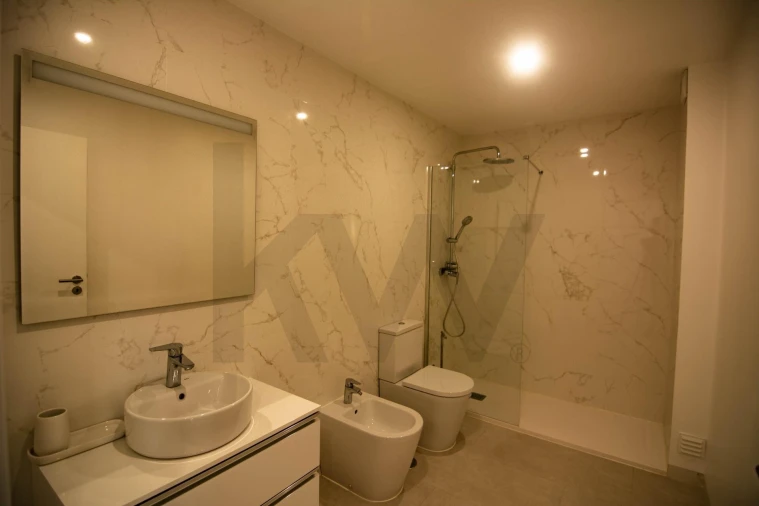 Apartamento T3 para Venda em Bombarral e Vale Covo Foto 18