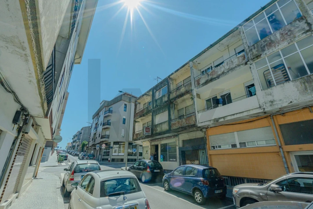 Prédio para Venda em Santa Marinha e São Pedro da Afurada Foto 19