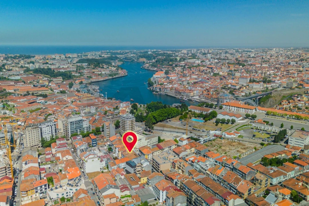 Prédio para Venda em Santa Marinha e São Pedro da Afurada Foto 2