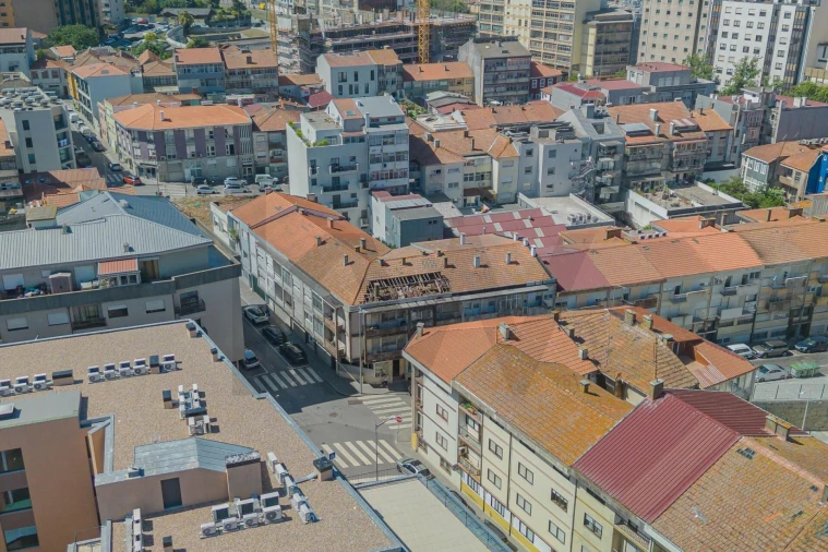 Prédio para Venda em Santa Marinha e São Pedro da Afurada Foto 16